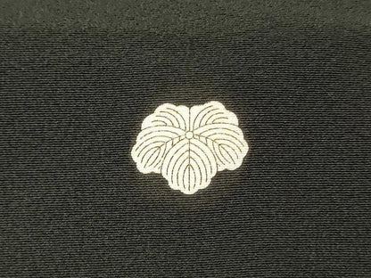 平和屋着物■豪華黒留袖　駒刺繍　地紙花文　金彩　正絹　逸品　DABG4476qp
