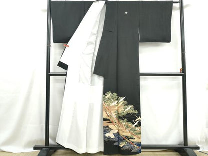 平和屋着物■豪華黒留袖　作家物　駒刺繍　飛鶴立波松文　金彩　正絹　逸品　DABG4827qa