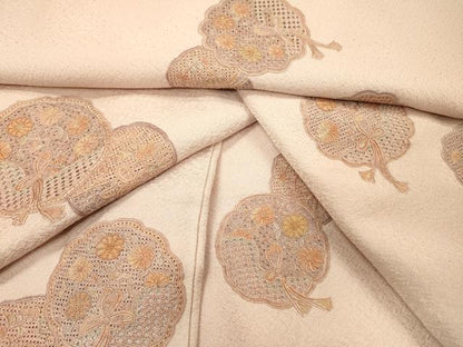 平和屋着物▼中国三大刺繍　スワトウ刺繍　汕頭刺繍　相良刺繍　総刺繍　訪問着　鏡裏花文　正絹　逸品　DABG5874fe
