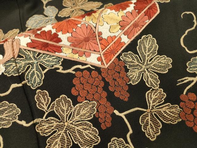 平和屋着物▼中国三大刺繍　相良刺繍　総刺繍　黒留袖　文箱葡萄蔦の葉文　金糸　正絹　逸品　DABG5897fe
