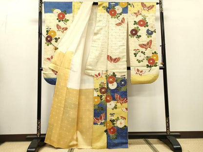 平和屋着物▼豪華振袖　駒刺繍　舞蝶菊文　暈し染　金彩　金通し地　正絹　逸品　DABG5915fe