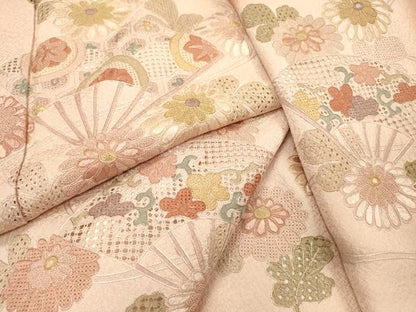 平和屋着物▼中国三大刺繍　スワトウ刺繍　汕頭刺繍　相良刺繍　総刺繍　訪問着　扇面菊文　暈し染　正絹　逸品　DABG5959fe