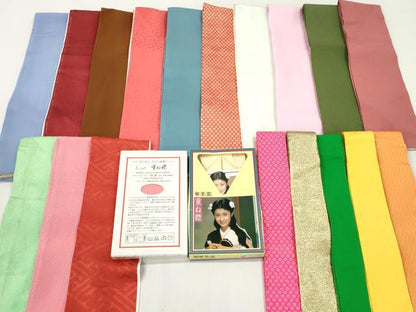 平和屋着物▼和装小物　重ね衿・伊達衿まとめて20点　紗綾形 桧垣 小花 矢羽　金糸　未使用品あり　逸品　DABG6401xg