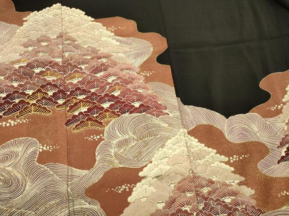 平和屋着物■豪華黒留袖　駒刺繍　風景松文　金銀彩　正絹　逸品　DABG7527ya