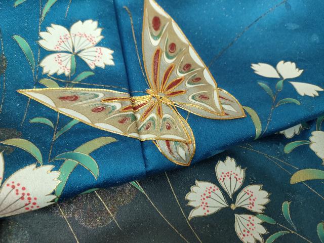 平和屋着物●豪華振袖　駒刺繍　舞蝶花文　暈し染め　金彩　金通し地　正絹　逸品　DABG8406ps
