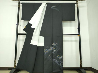 平和屋着物●螺鈿作家　甲斐泰造　本場染大島紬　訪問着　流水松文　金彩　正絹　逸品　DABG8436ps