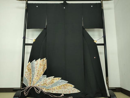 平和屋着物●豪華黒留袖　舞蝶更紗花文　金銀彩　鈴乃屋扱い　正絹　逸品　DABG8470ps
