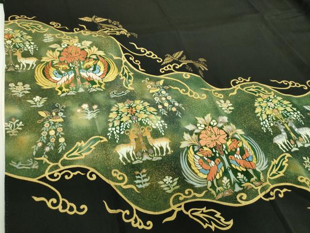 平和屋着物●豪華黒留袖　駒刺繍　花喰鳥　樹下鳥獣花文　暈し染め　金彩　正絹　逸品　DABG8526ps