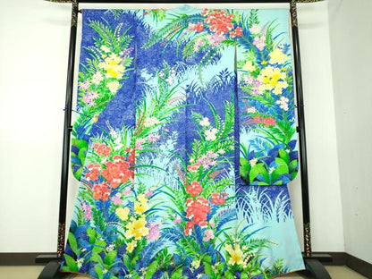 平和屋着物●豪華振袖　駒刺繍　草花文　シルエット　金彩　正絹　逸品　DABG8607ps
