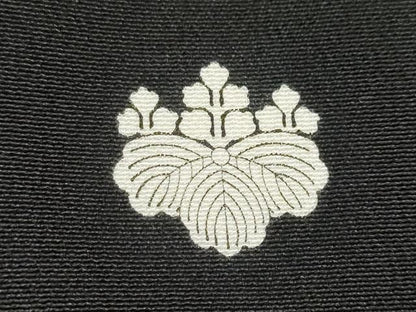 平和屋着物▼黒留袖　解き反物　着尺　駒刺繍　御所車吉祥花文　金彩　逸品　DABG9201we