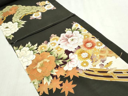 平和屋着物▼黒留袖　解き反物　着尺　駒刺繍　渡橋吉祥花松文　金彩　逸品　DABG9210we