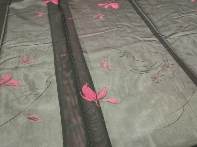 平和屋着物＊夏物　小紋　紗　舞葉文　黒地　正絹　逸品　DABG9815sf