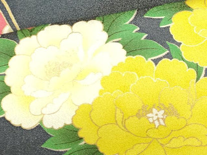 平和屋着物●豪華振袖　駒刺繍　舞蝶花文　暈し染め　金彩　金通し地　正絹　逸品　DABH0023op