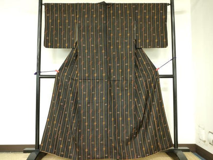 平和屋着物●国指定重要無形文化財　本場久米島紬　手織　正絹　逸品　DABH0047op