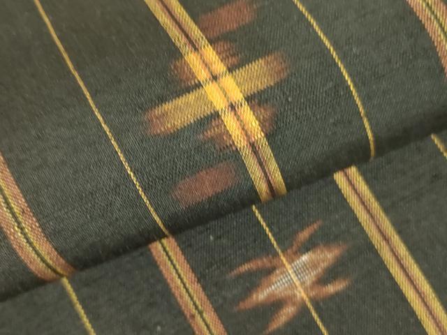 平和屋着物●国指定重要無形文化財　本場久米島紬　手織　正絹　逸品　DABH0047op