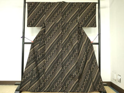 平和屋着物●上質な紬　燕絣　麻の葉文様　正絹　逸品　DABH0061op