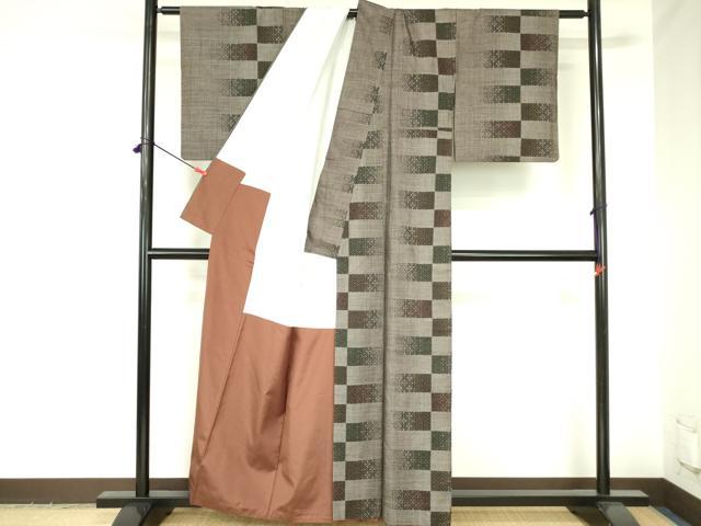 平和屋着物●本場大島紬　9マルキ　横段花菱文　正絹　逸品　DABH0065op