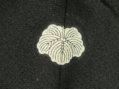 平和屋着物●中国三大刺繍　スワトウ刺繍　汕頭刺繍　黒留袖　駒刺繍　雲取花文　暈し染め　金彩　正絹　逸品　DABH0150op