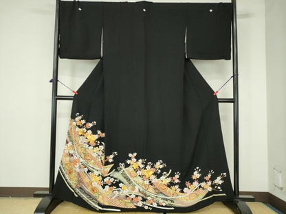 平和屋着物●豪華黒留袖　駒刺繍　宝尽くし花文　枝桜　暈し染め　金彩　正絹　逸品　DABH0151op