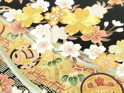 平和屋着物●豪華黒留袖　駒刺繍　宝尽くし花文　枝桜　暈し染め　金彩　正絹　逸品　DABH0151op