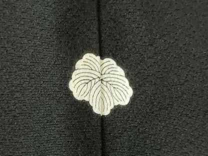 平和屋着物●豪華黒留袖　駒刺繍　宝尽くし花文　枝桜　暈し染め　金彩　正絹　逸品　DABH0151op