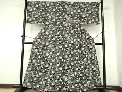 平和屋着物●上質な小紋　型染　舞花　黒地　正絹　逸品　DABH0163op