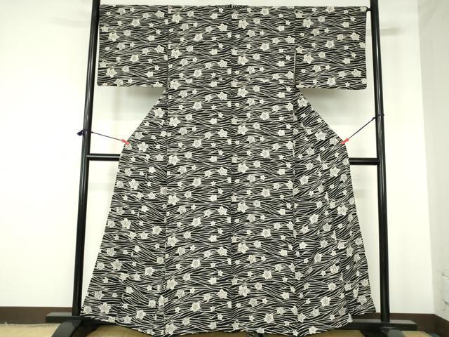 平和屋着物●上質な小紋　型染　舞花　黒地　正絹　逸品　DABH0163op
