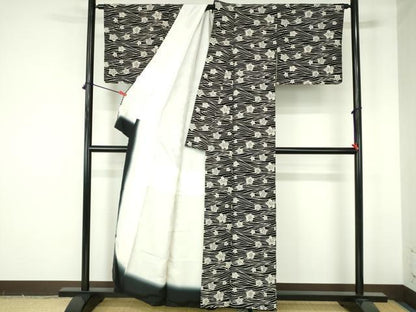 平和屋着物●上質な小紋　型染　舞花　黒地　正絹　逸品　DABH0163op