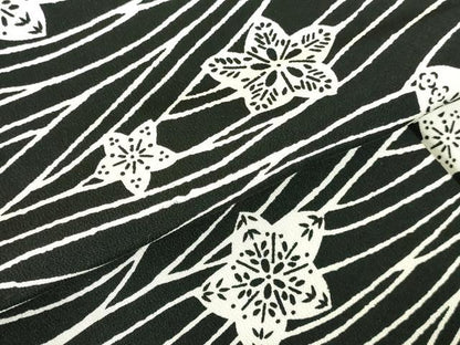 平和屋着物●上質な小紋　型染　舞花　黒地　正絹　逸品　DABH0163op
