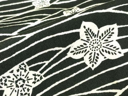 平和屋着物●上質な小紋　型染　舞花　黒地　正絹　逸品　DABH0163op