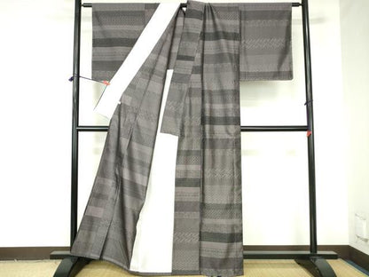 平和屋着物▽上質なお召　単衣　横段吉祥花文　百柄　黒地 　正絹　逸品　未使用　DABH0211op