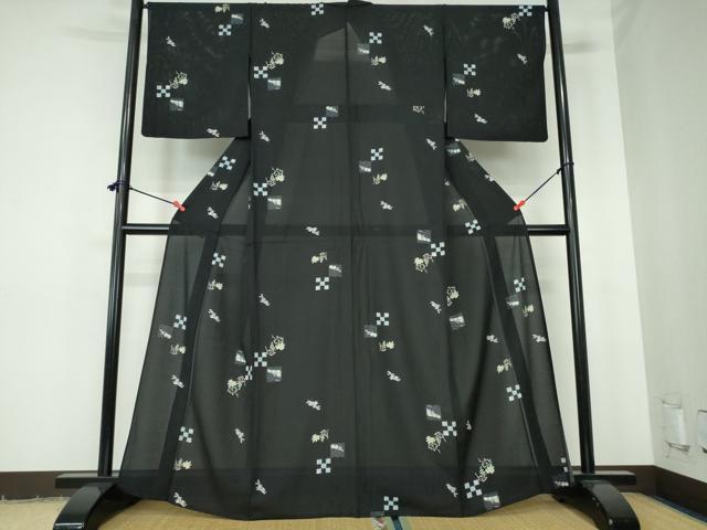 平和屋着物＊夏物　小紋　絽　葡萄蔦の葉文　跳び兎　黒地　反端付き　正絹　逸品　DABH0301op