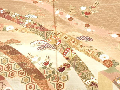 平和屋着物●訪問着　駒刺繍　舞蝶鬘帯花文　暈し染め　金彩　正絹　逸品　DABH0369op