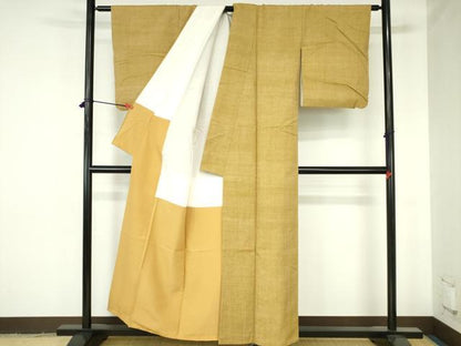 平和屋着物●上質な紬　黄朽葉色　正絹　逸品　DABH0381op