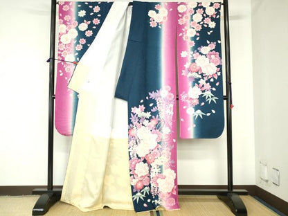 平和屋着物●豪華振袖　駒刺繍　牡丹　舞桜　暈し染め　金通し地　正絹　逸品　DABH0400op