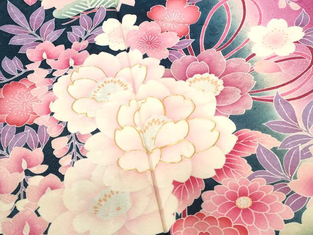 平和屋着物●豪華振袖　駒刺繍　牡丹　舞桜　暈し染め　金通し地　正絹　逸品　DABH0400op