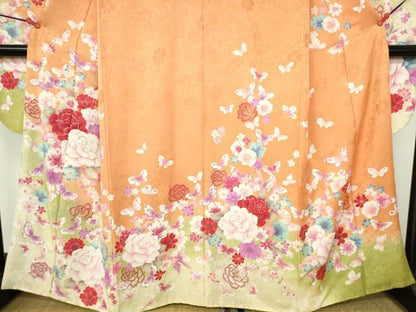 平和屋着物●豪華振袖　駒刺繍　舞蝶花文　牡丹　暈し染め　金銀彩　正絹　逸品　DABH0401op