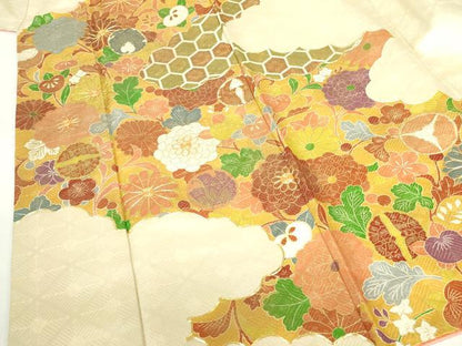 平和屋着物▼豪華振袖　駒刺繍　亀甲双蝶花文　金彩　金通し地　正絹　逸品　DABH0546op