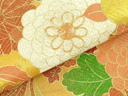 平和屋着物▼豪華振袖　駒刺繍　亀甲双蝶花文　金彩　金通し地　正絹　逸品　DABH0546op