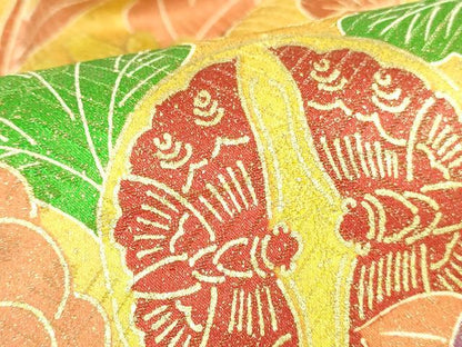 平和屋着物▼豪華振袖　駒刺繍　亀甲双蝶花文　金彩　金通し地　正絹　逸品　DABH0546op