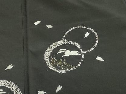 平和屋着物●本場大島紬　訪問着　刺繍　舞桜　跳び兎　立波文　黒地　金糸　正絹　逸品　DABH0765op