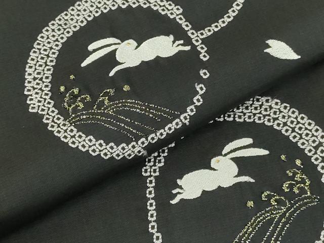 平和屋着物●本場大島紬　訪問着　刺繍　舞桜　跳び兎　立波文　黒地　金糸　正絹　逸品　DABH0765op