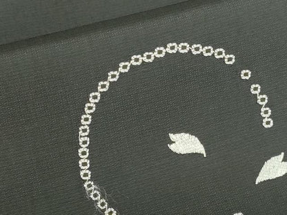 平和屋着物●本場大島紬　訪問着　刺繍　舞桜　跳び兎　立波文　黒地　金糸　正絹　逸品　DABH0765op