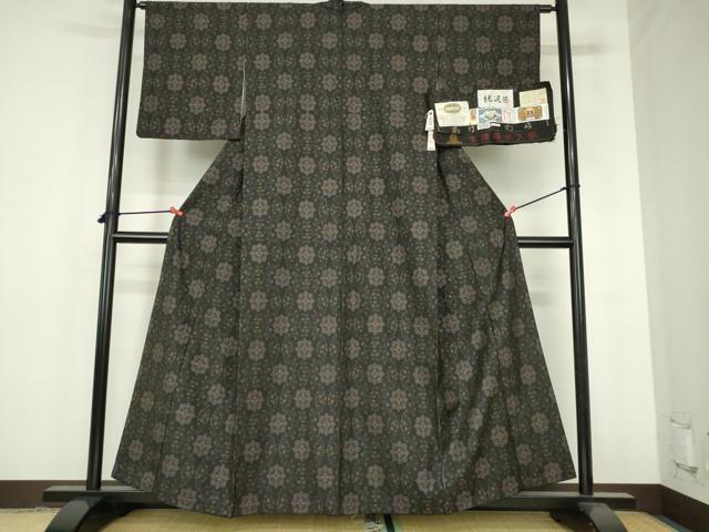 平和屋着物●本場大島紬　9マルキ　古代染色　純泥染　花唐草文　有村紬工場謹製　上代78万　証紙付き　正絹　逸品　DABH0845op