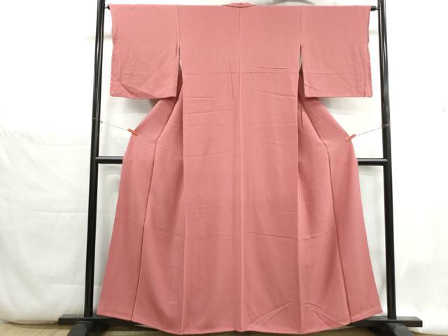 平和屋着物■ファッションデザイナー 花井幸子　色無地　霞地紋　鬼しぼ縮緬　甚三紅色　正絹　逸品　DABH1356qa