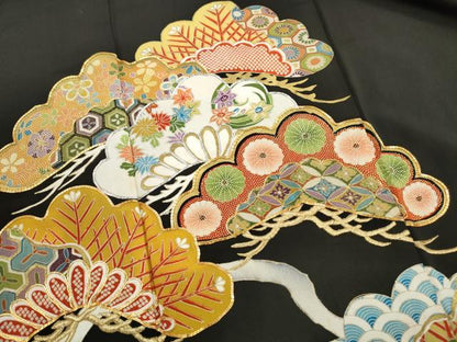 平和屋着物■豪華黒留袖　駒刺繍　枝松花文　金彩　正絹　逸品　DABH1520qa