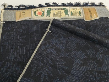平和屋着物▼結城紬　反物　着尺　亀甲花文　証紙付き　逸品　未使用　DABH2381zzz
