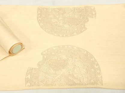 平和屋着物●中国三大刺繍　相良刺繍　総刺繍　名古屋帯　結城紬　帯反物　花絵皿文　蜂蜜色　証紙付き　逸品　未使用　DABH3693zy