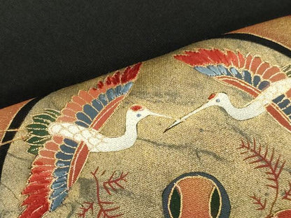 平和屋着物▼羽織・コート　反物　羽尺　刺繍　鏡裏飛鶴花文　金彩　暈し染め　黒地　逸品　未使用　DABH3895zy