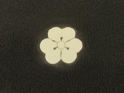 平和屋着物■豪華黒留袖　駒刺繍　菊尽くし　金彩　正絹　逸品　DABH4128qp